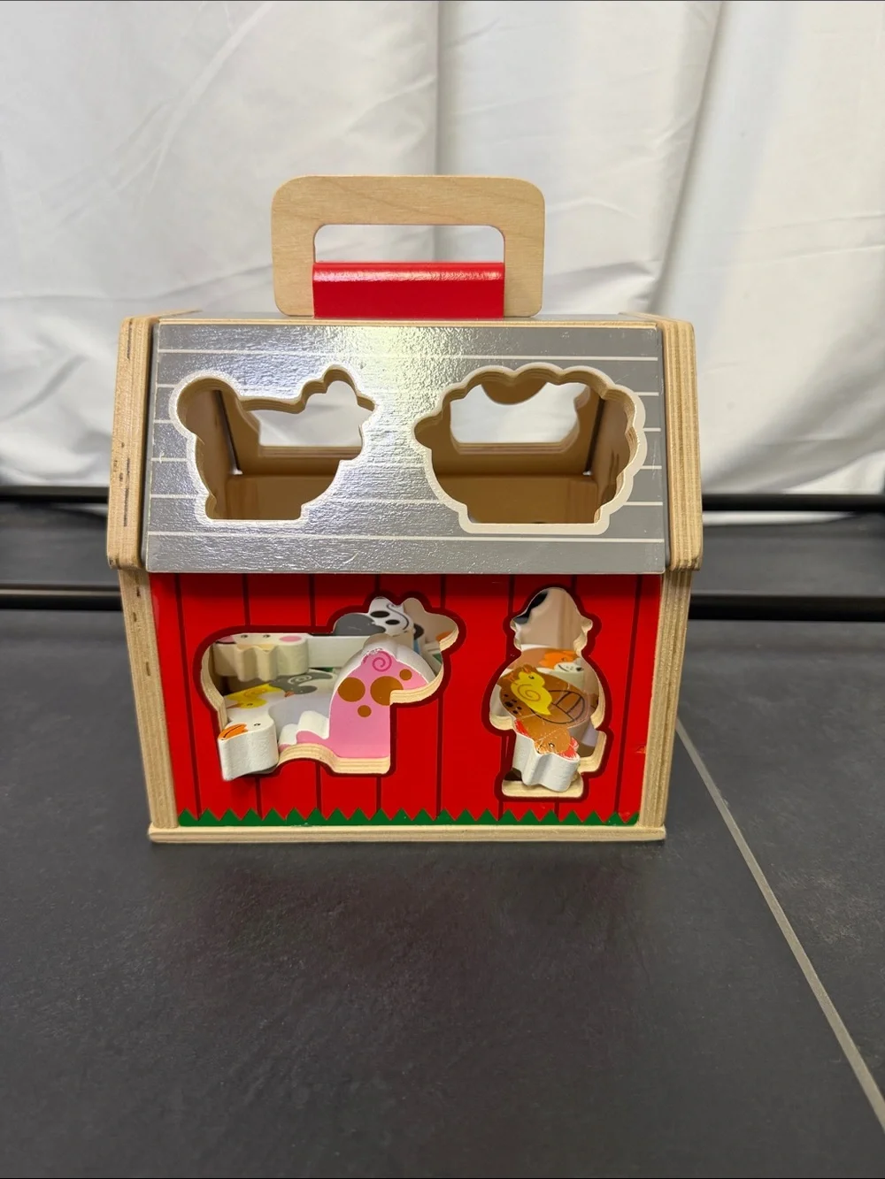 Melissa & Doug Take-Along Wooden Sorting Barn Learning Toy with Flip-Up Roof